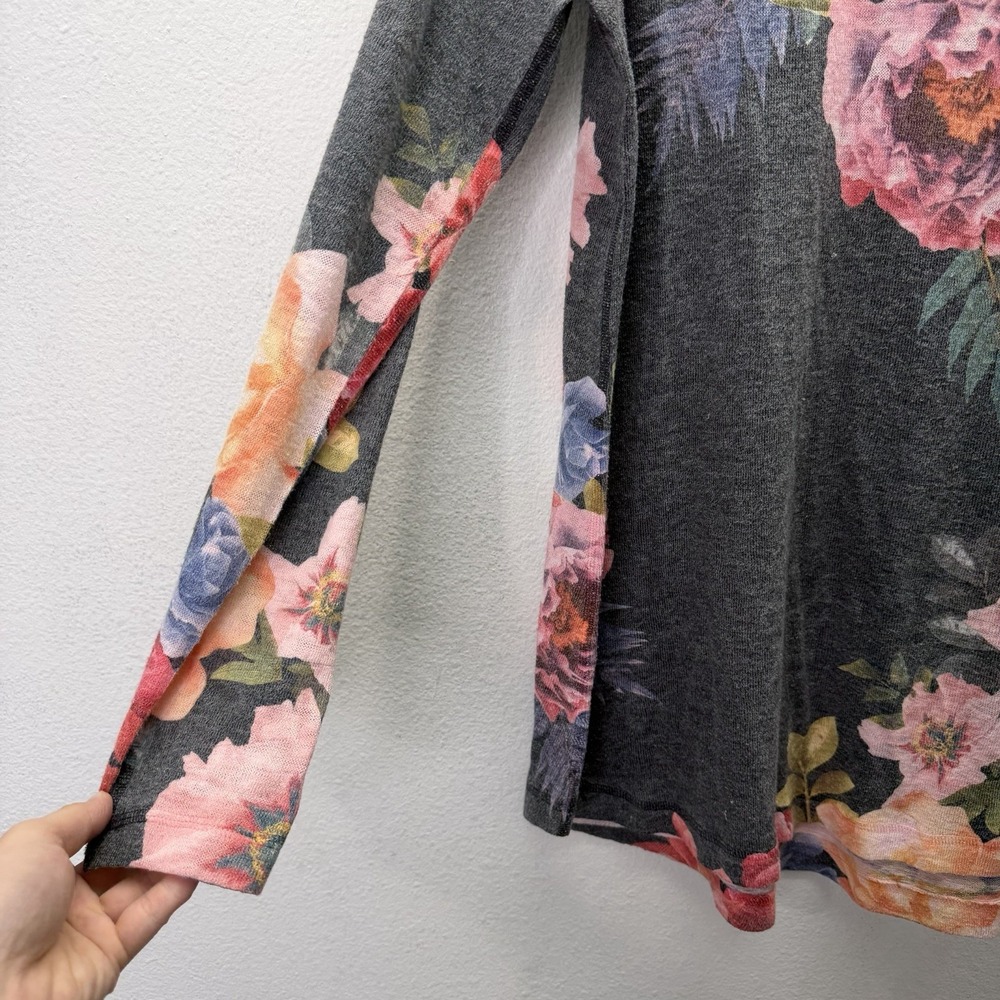 Soft Surroundings Floral Print Tunic Top Soft Knit V Neck Long Sleeve SZ L Gray - Picture 4 of 9